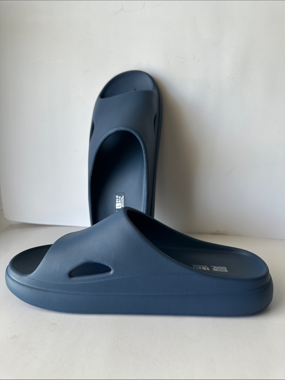 Slides Navy Unisex Size L W9-10 / M7-8 Ultra Soft EVA. 32 Degrees Cool.